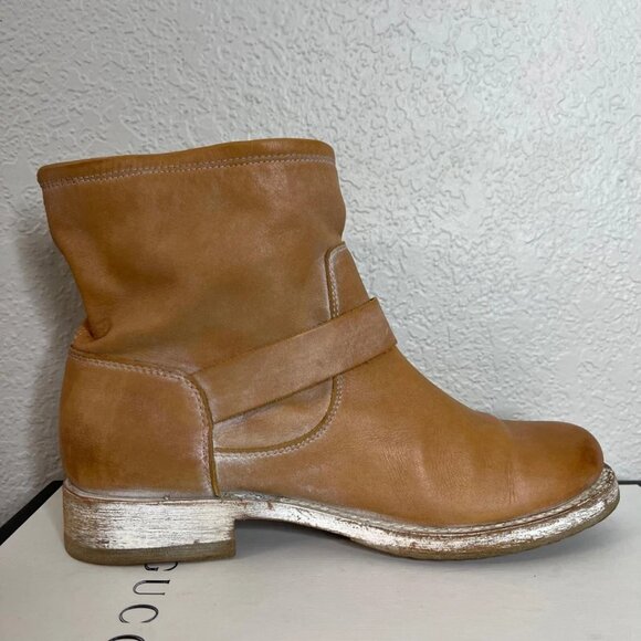 Frye Veronica Tan Leather Motorcycle Ankle Boots Buckle Pull On Women's Size 9 B - Picture 2 of 10